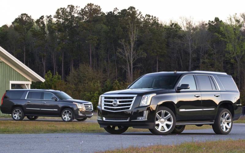 Comparison GMC Yukon XL Denali 2017 vs Cadillac Escalade ESV